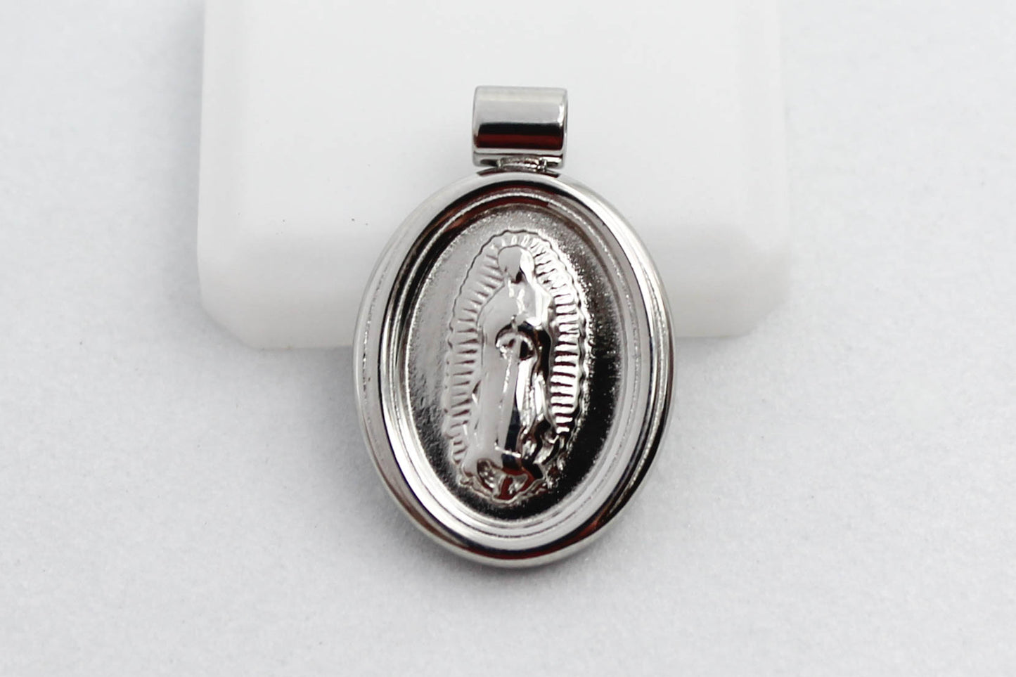 DIJE VIRGEN DE GUADALUPE; TONO PLATEADO