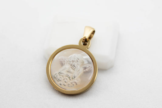 DIJE MADRE PERLA ANGEL 18MM; TONO DORADO