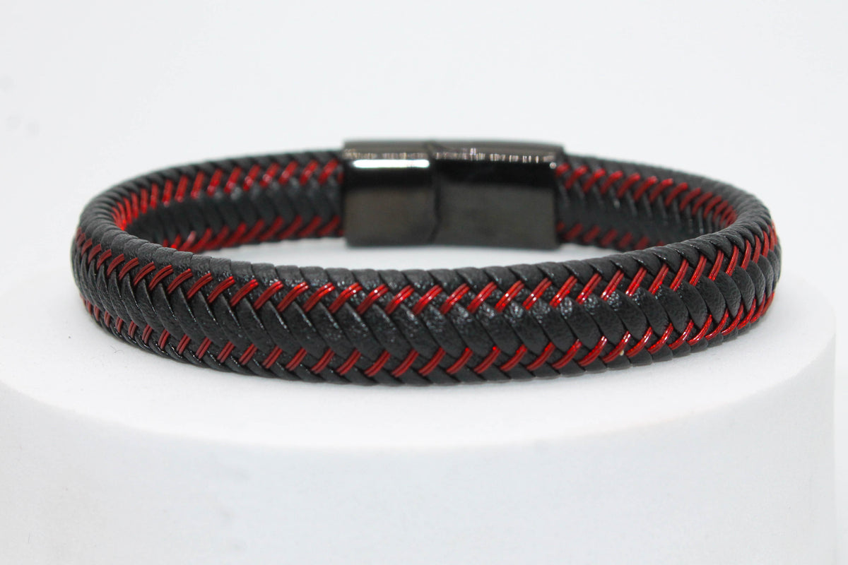 PULSERA CABALLERO PIEL NEGRA HILO ROJO BROCHE ACERO NEGRO