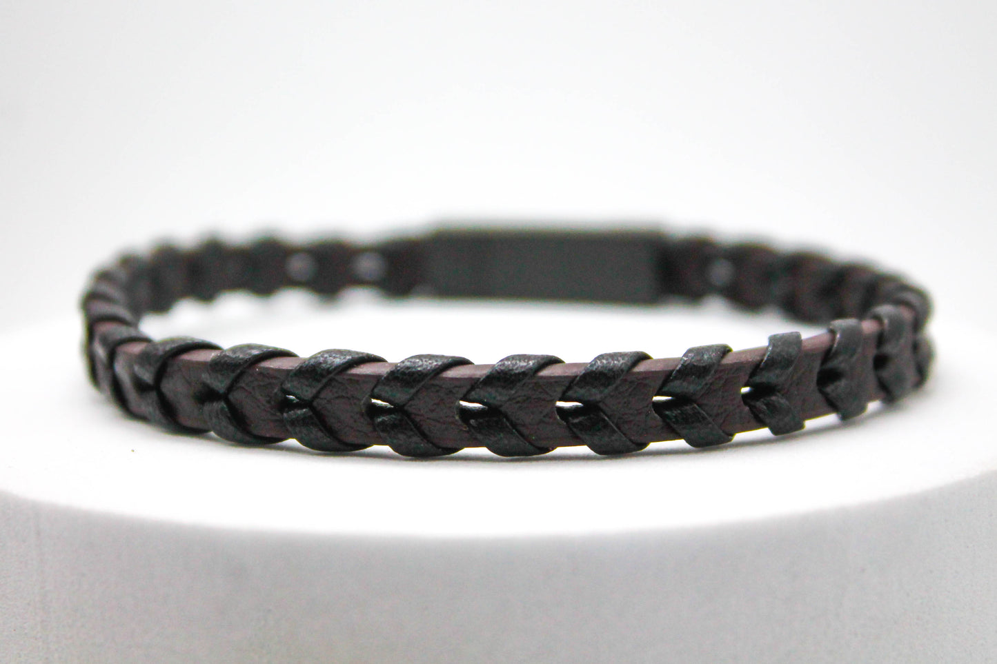 PULSERA CABALLERO PIEL ESPIGAS CAFE; BROCHE ACERO NEGRO