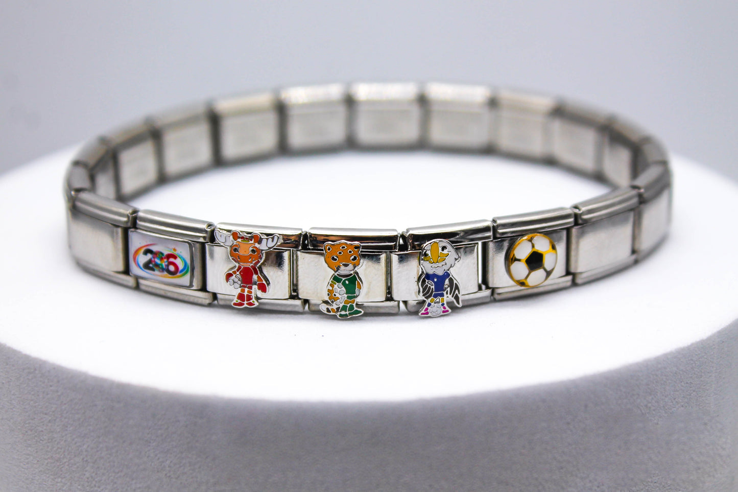 PULSERA ITALIANA MUNDIAL 2026; TONO PLATEADO