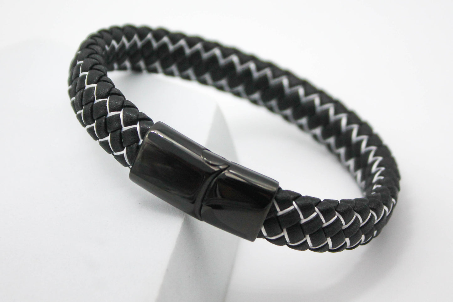 PULSERA CABALLERO PIEL TRENZA 12MMGROSOR HILO NYLON BLANCO; BROCHE NEGRO