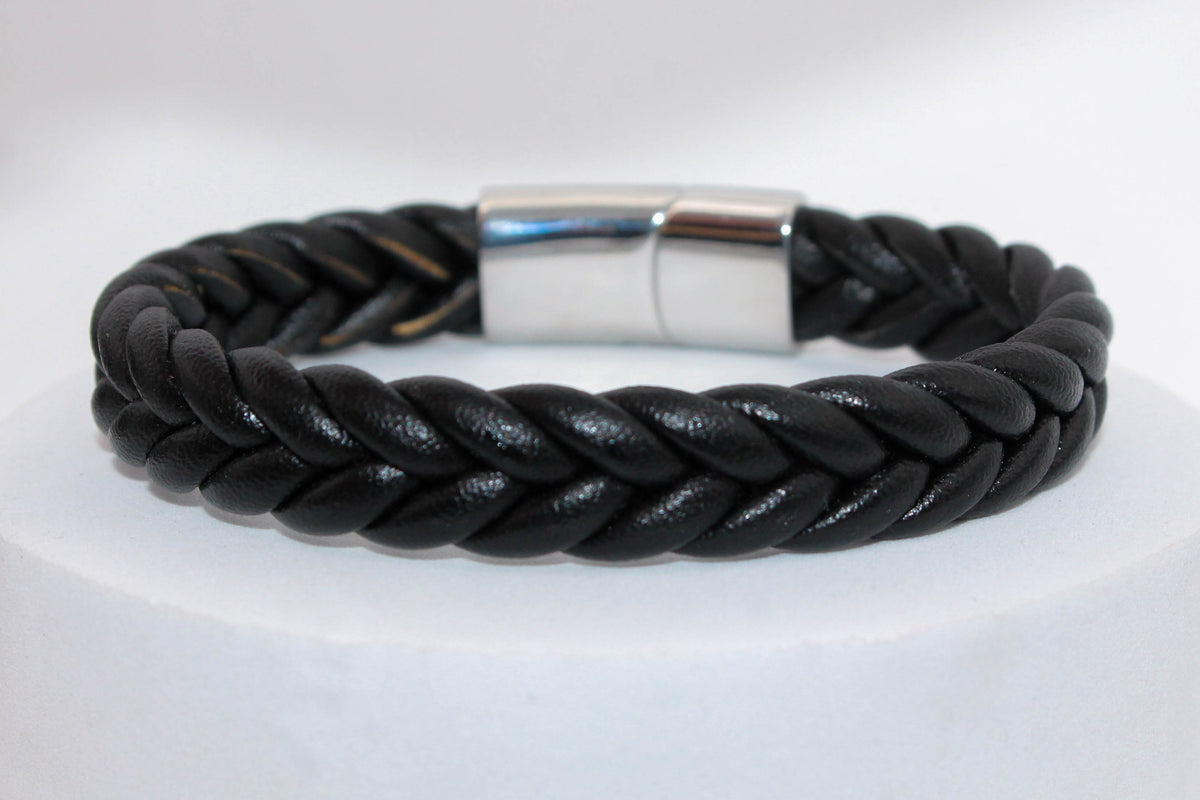 PULSERA CABALLERO TRENZA PIEL NEGRA 6MM DE GROSOR; BROCHE PLATEADO