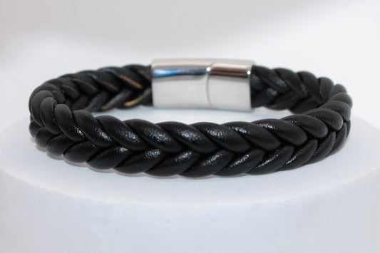PULSERA CABALLERO TRENZA PIEL NEGRA 6MM DE GROSOR; BROCHE PLATEADO