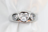 ANILLO 3 CIRCONIAS CORAZON, PLATEADO