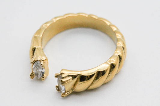 ANILLO AJUSTABLE CUERDA CIRCONIAS ADENTRO, TONO DORADO