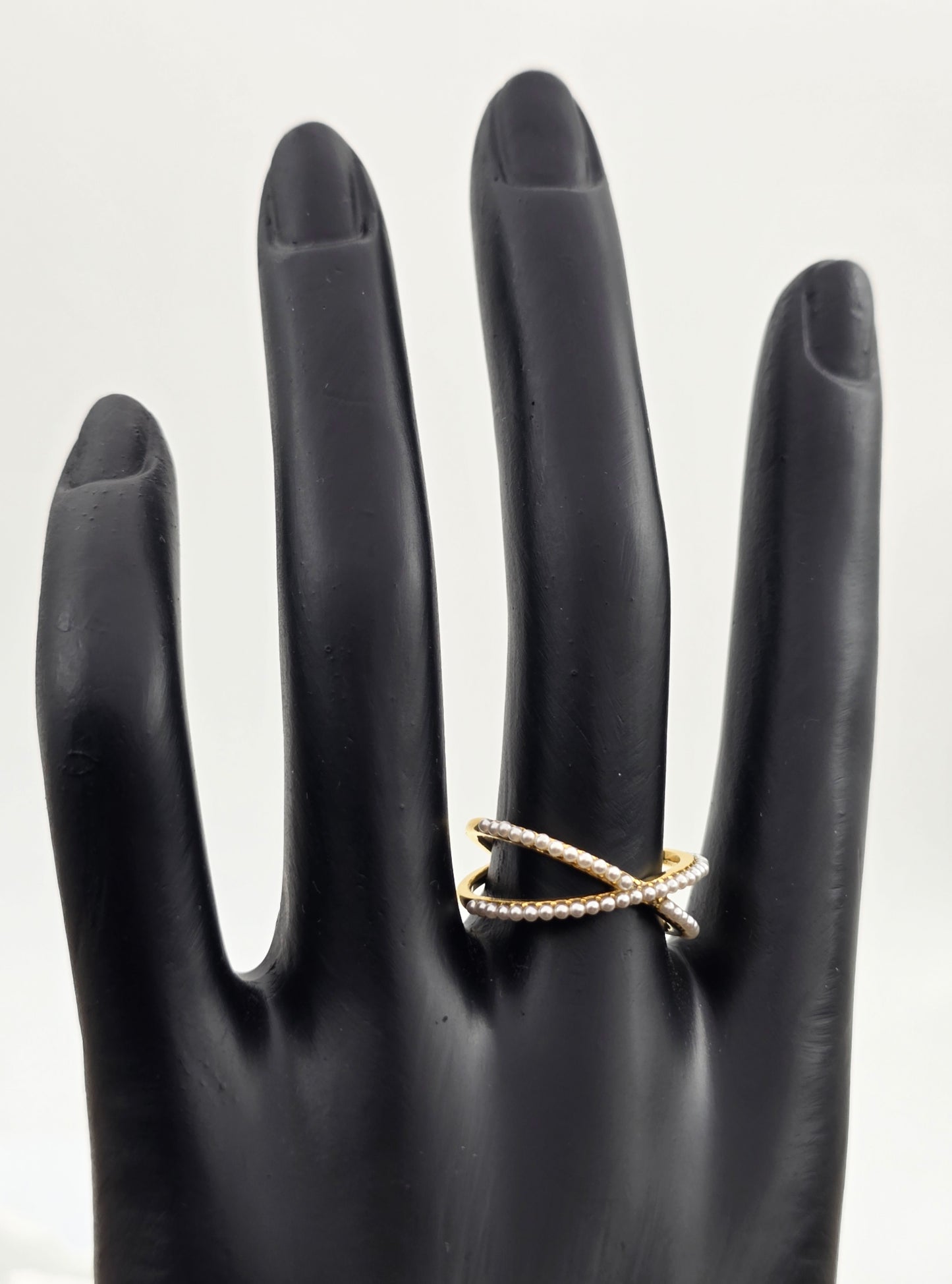 *ANILLO MINI PERLAS EN CRUZ, TONO DORADO*