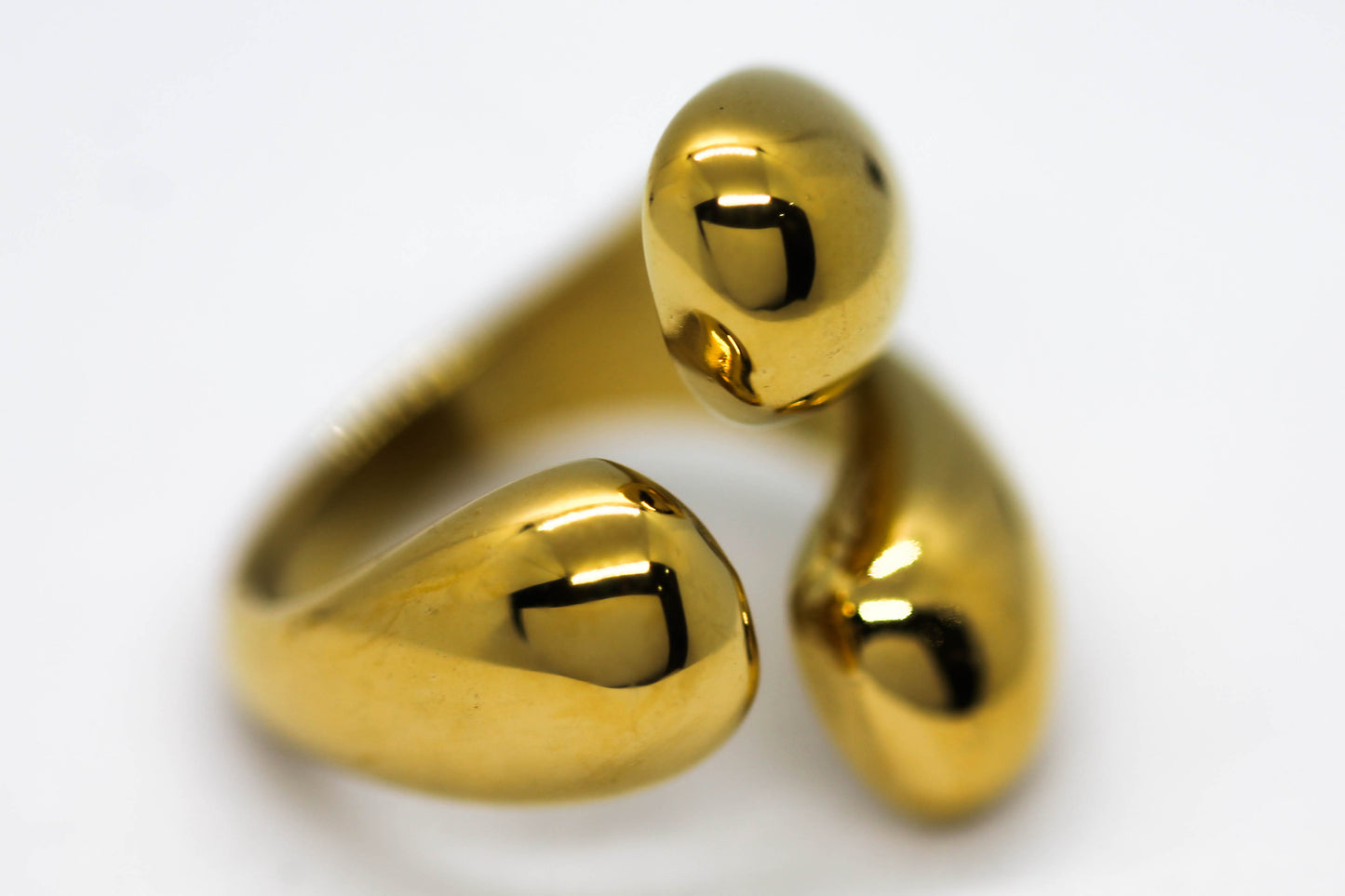 ANILLO TRIPLE BRAZO ABIERTO; TONO DORADO