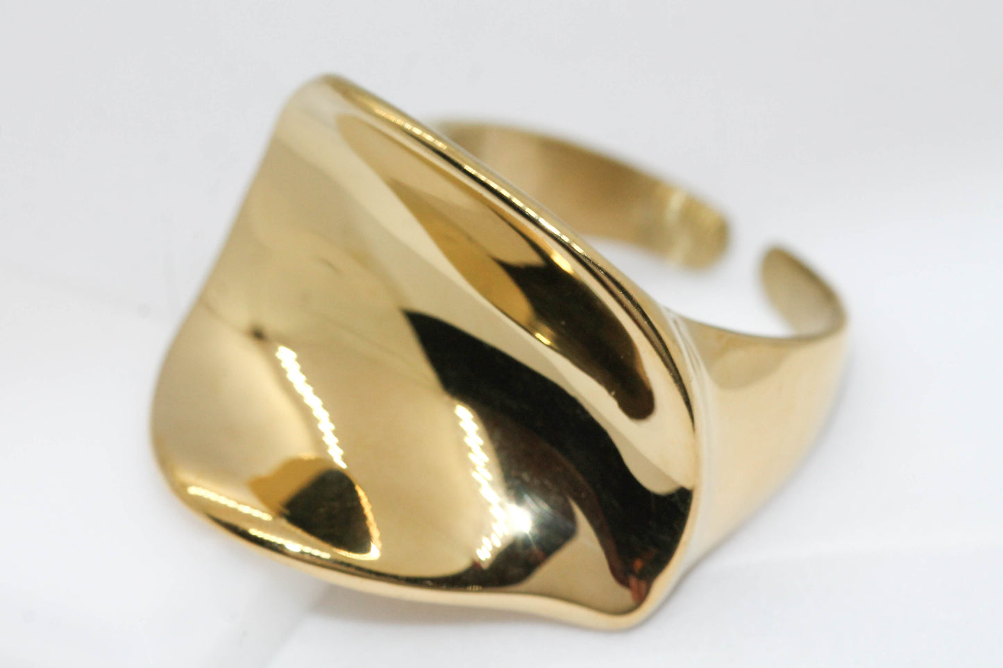 ANILLO MARSELLA; TONO DORADO