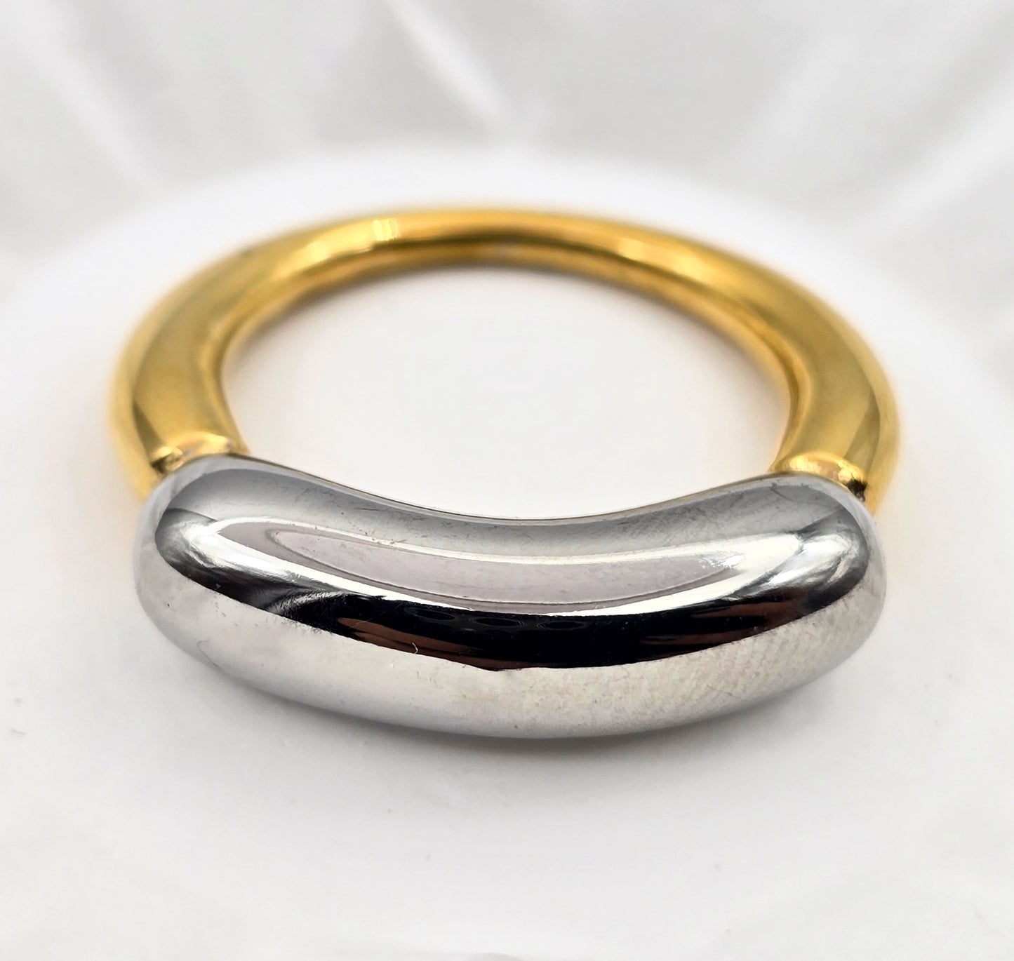 *ANILLO GLOBO; TONO DORADO Y PLATEADO*