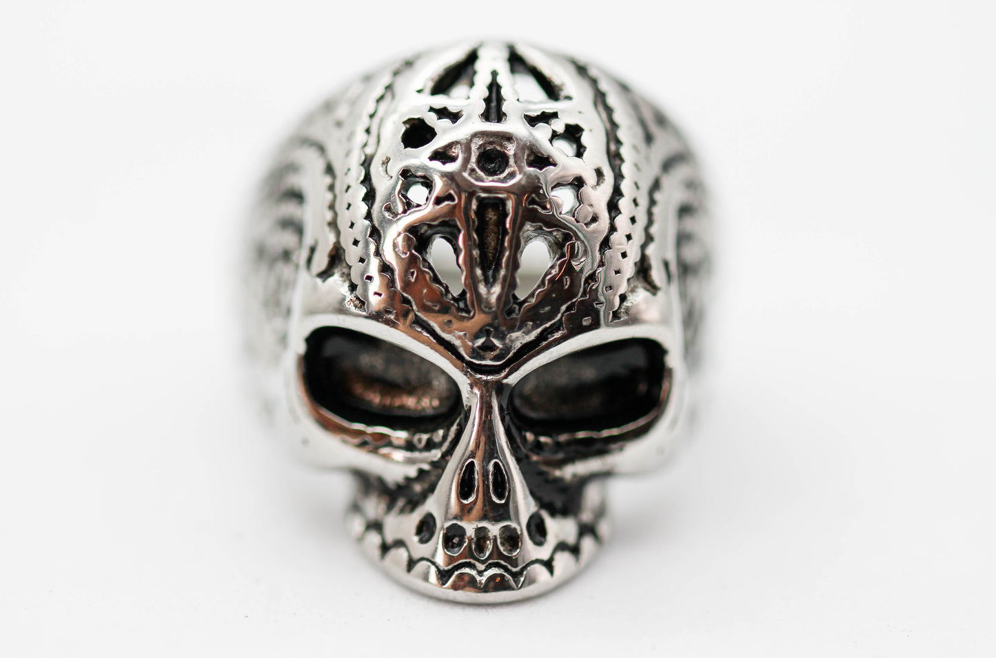 ANILLO CABALLERO CALAVERA; TONO PLATEADO