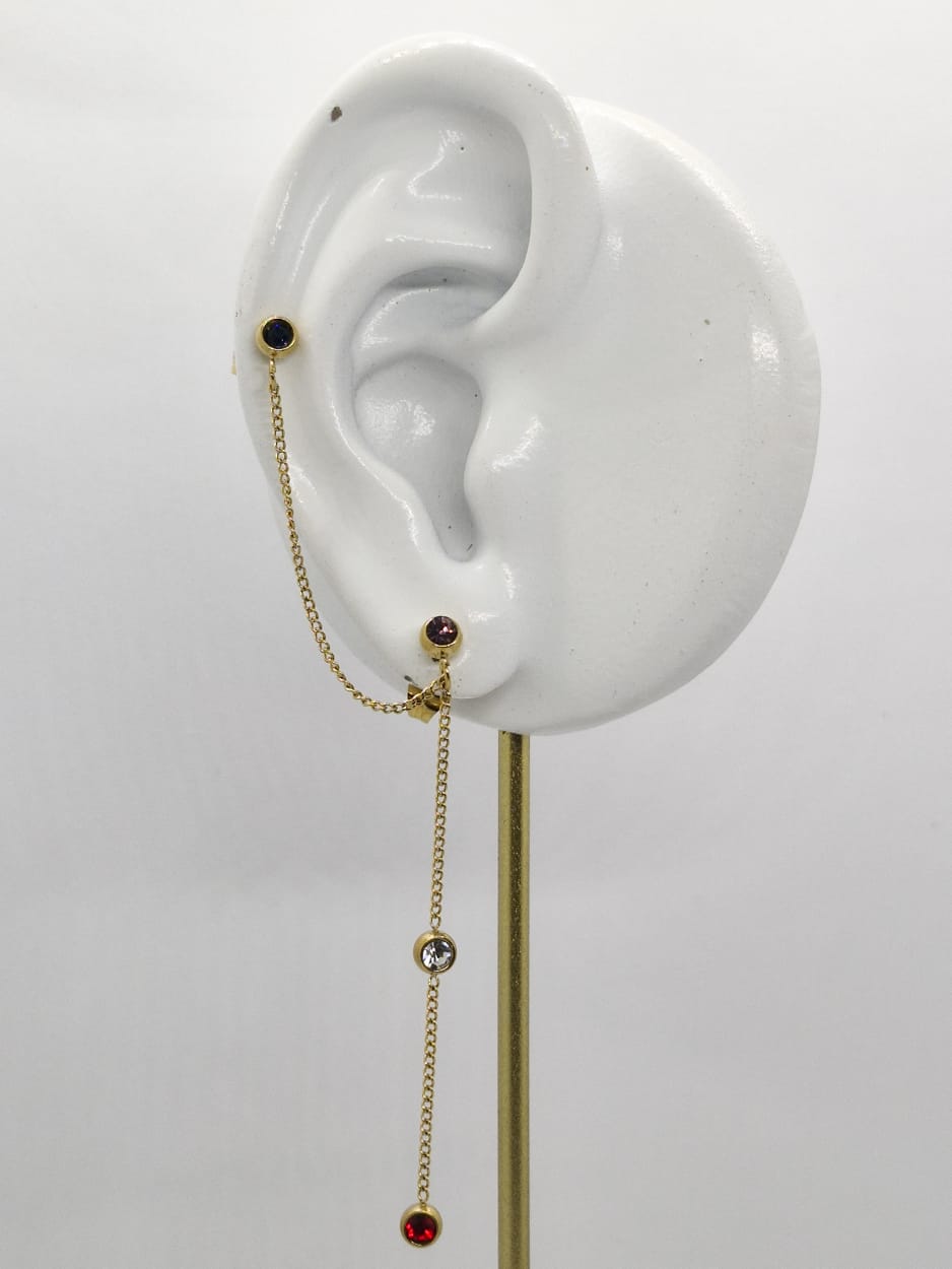 *ARETE / PIERCING DOBLE CON CADENA CIRCONIAS COLORES; TONO DORADO*