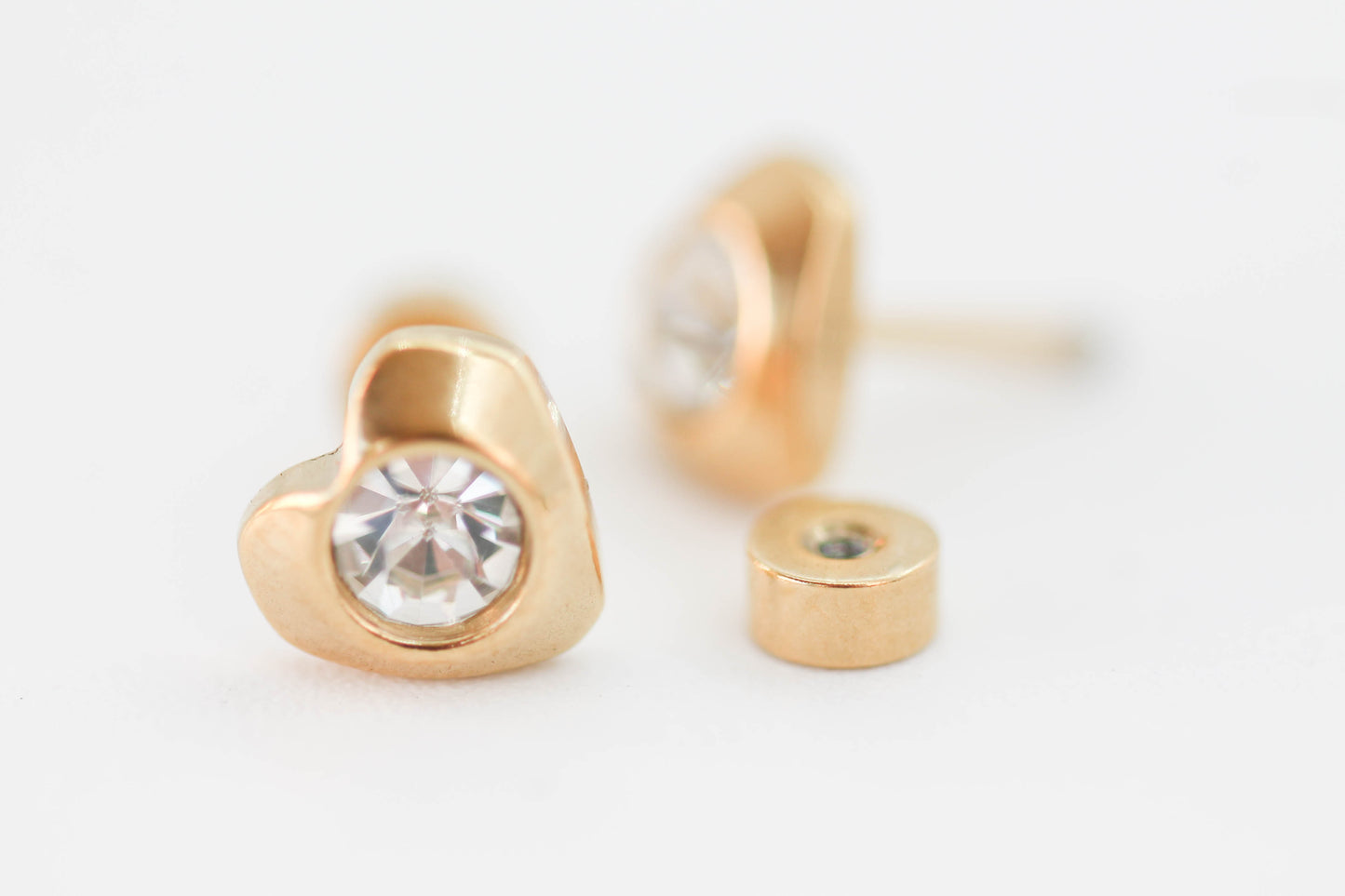 BROQUEL CORAZON CIRCONIA CON TOPE DE ROSCA, TONO DORADO