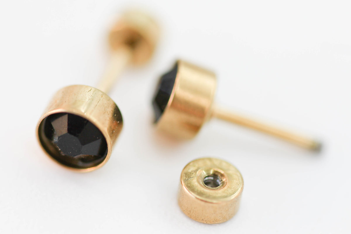 BROQUELES CIRCONIA NEGRA 5MM TOPE DE ROSCA; TONO DORADO