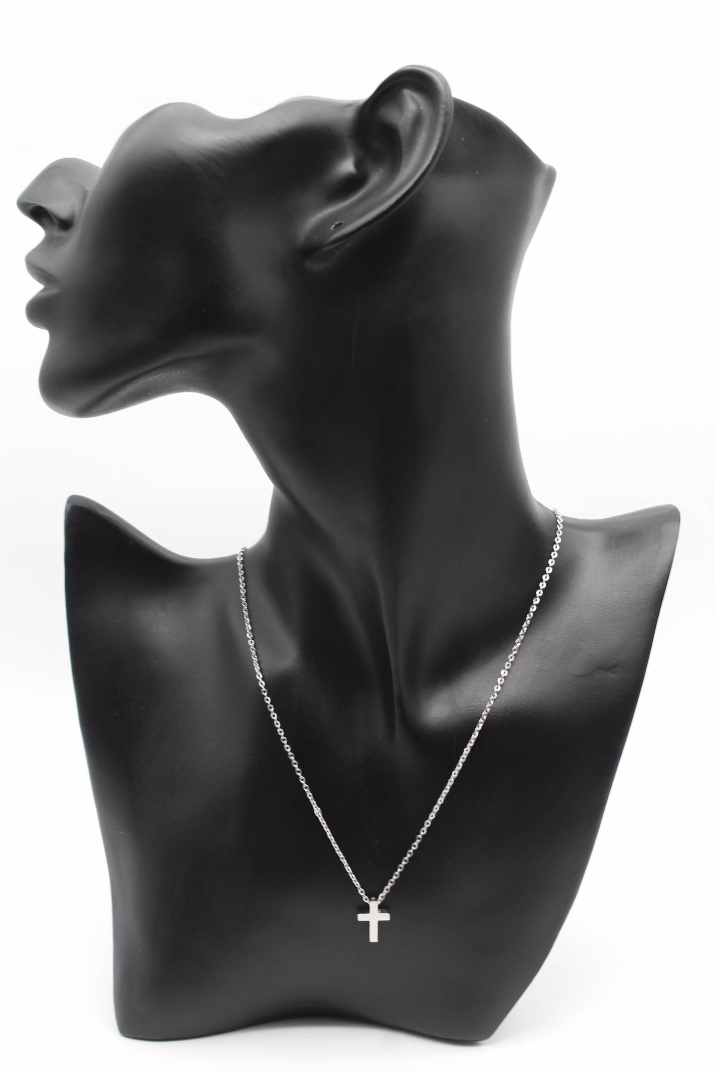 COLLAR CRUZ LISA 14MM; TONO PLATEADO