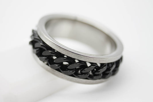 ANILLO ARGOLLA CADENA NEGRA AL CENTRO